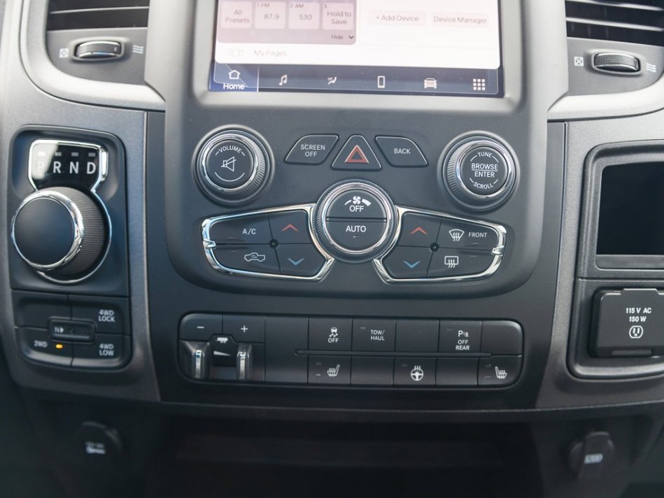 RAM 1500 Classic Night Edition 3C6RR7KT4NG284756 106553