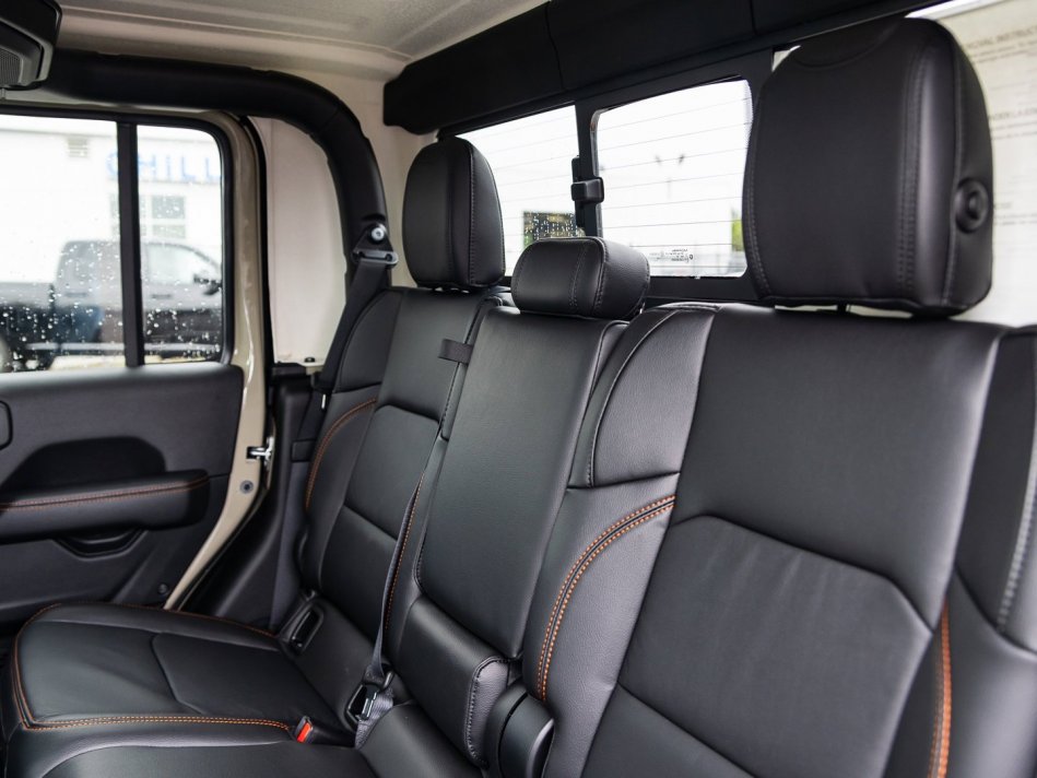 JEEP Gladiator Mojave 1C6JJTEG6NL148093 106244