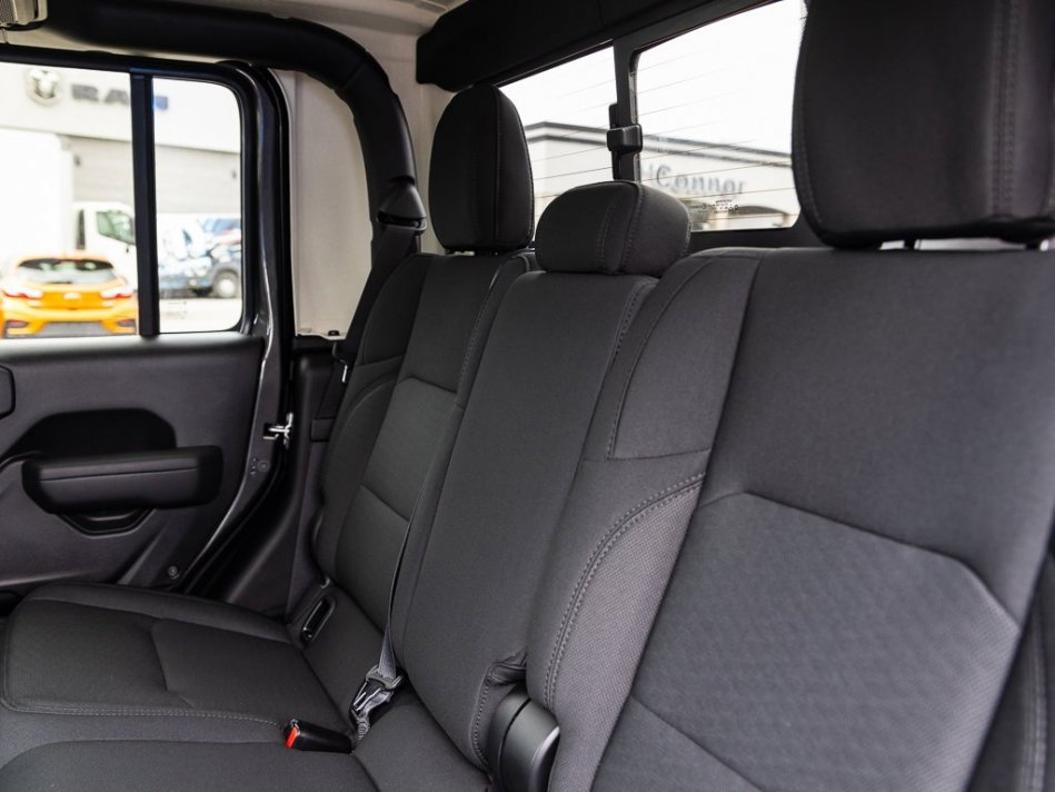 JEEP Gladiator Sport S 1C6JJTAG9NL136283 105665