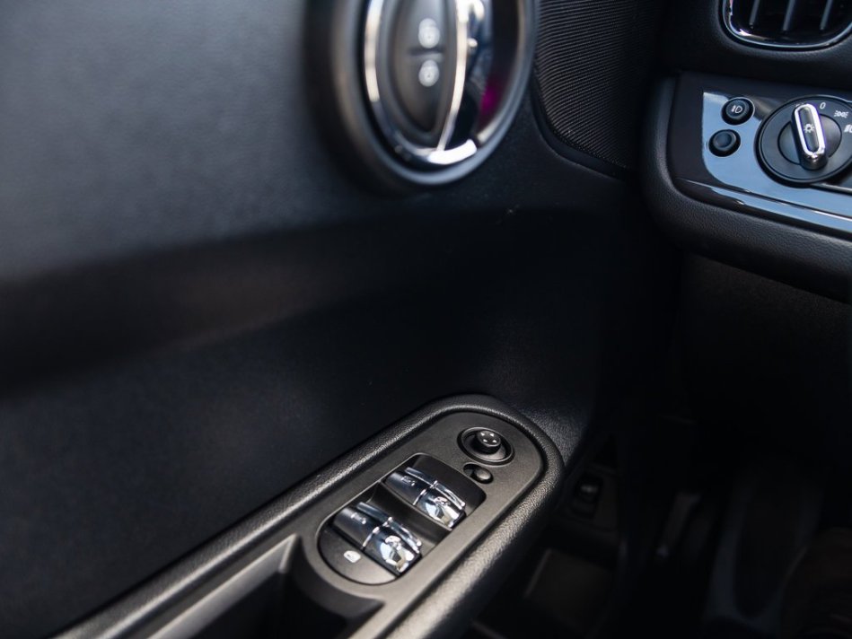 MINI Countryman Cooper WMZYW5C08L3L03332 106827