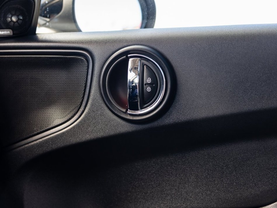 MINI Countryman Cooper WMZYW5C08L3L03332 106828