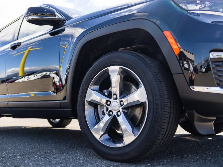 JEEP Grand Cherokee L Limited 1C4RJKBG2N8529792 106947