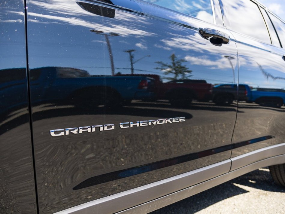 JEEP Grand Cherokee L Limited 1C4RJKBG2N8529792 106949