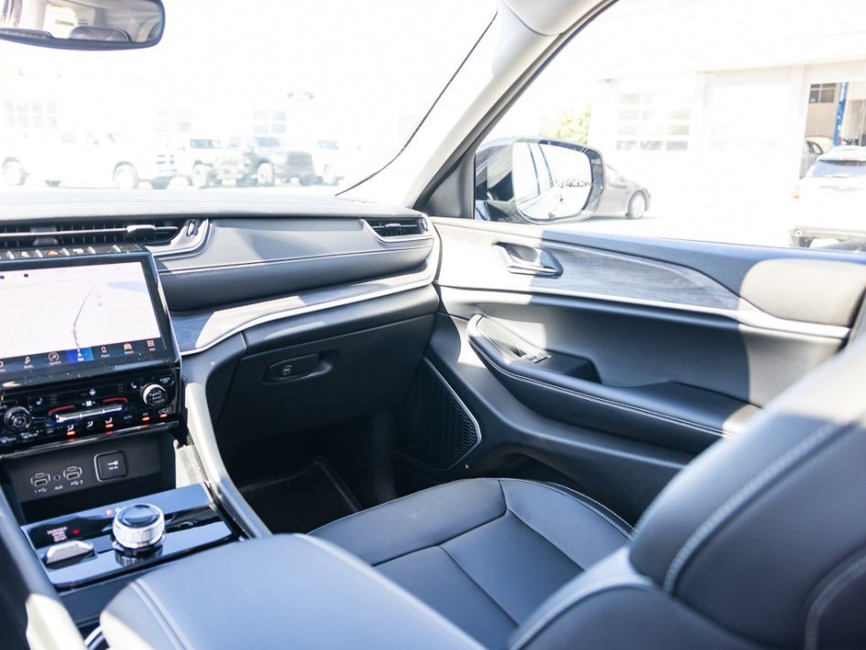 JEEP Grand Cherokee L Limited 1C4RJKBG2N8529792 106965