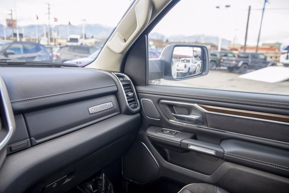 RAM 1500 Laramie 1C6SRFJT3NN124257 102734