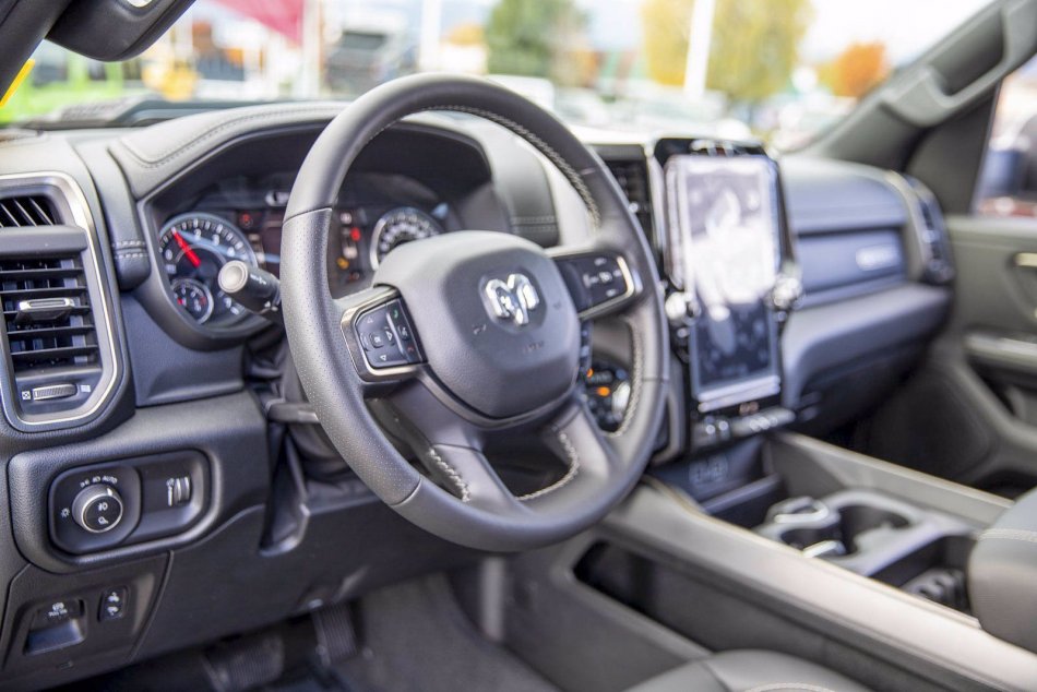 RAM 1500 Sport 1C6SRFVT7NN108377 93016