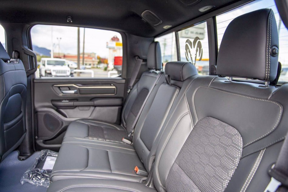 RAM 1500 Sport 1C6SRFVT7NN108377 93018