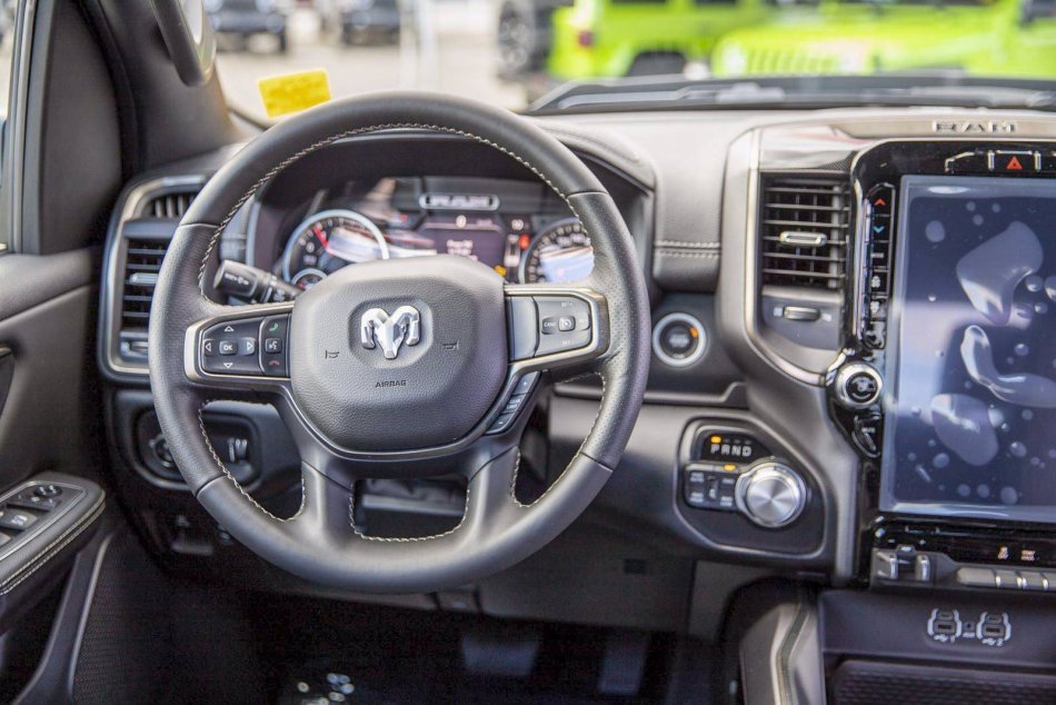 RAM 1500 Sport 1C6SRFVT7NN108377 93020