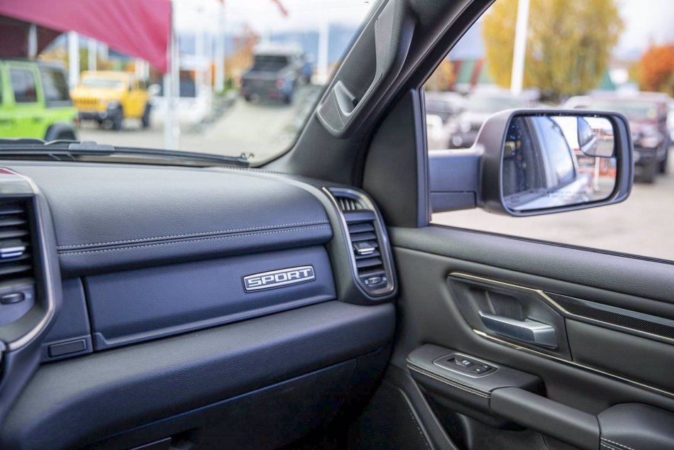 RAM 1500 Sport 1C6SRFVT7NN108377 93021