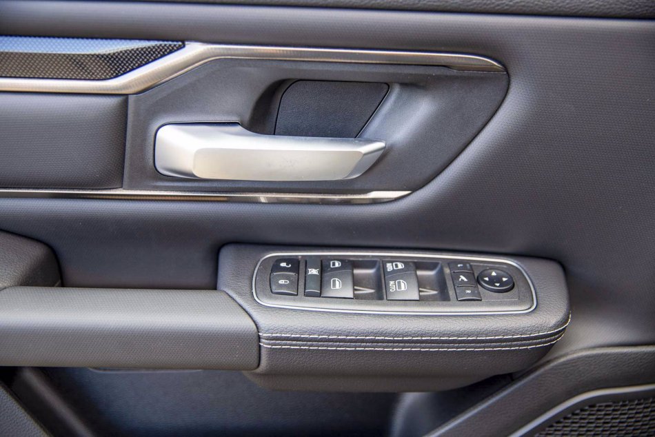 RAM 1500 Sport 1C6SRFVT7NN108377 93022