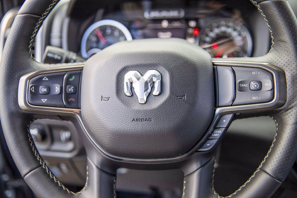 RAM 1500 Sport 1C6SRFVT7NN108377 93023