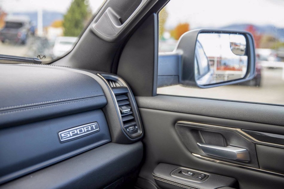 RAM 1500 Sport 1C6SRFVT7NN108377 93026