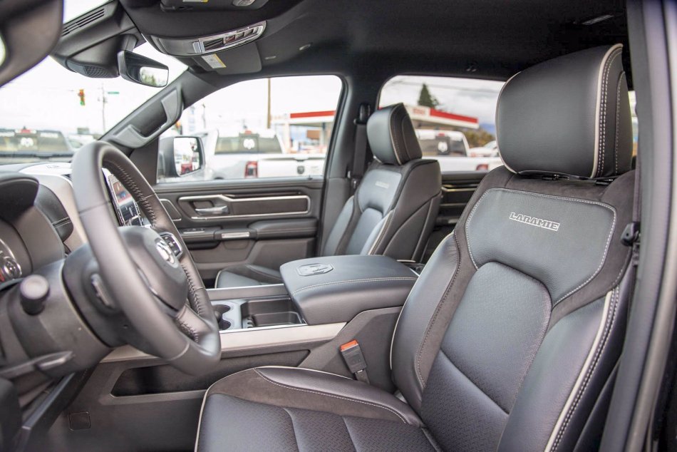 RAM 1500 Laramie 1C6SRFJT7NN141448 94084