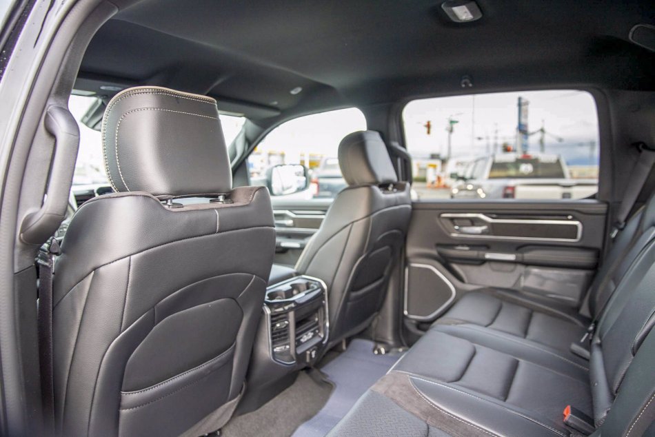 RAM 1500 Laramie 1C6SRFJT7NN141448 94086