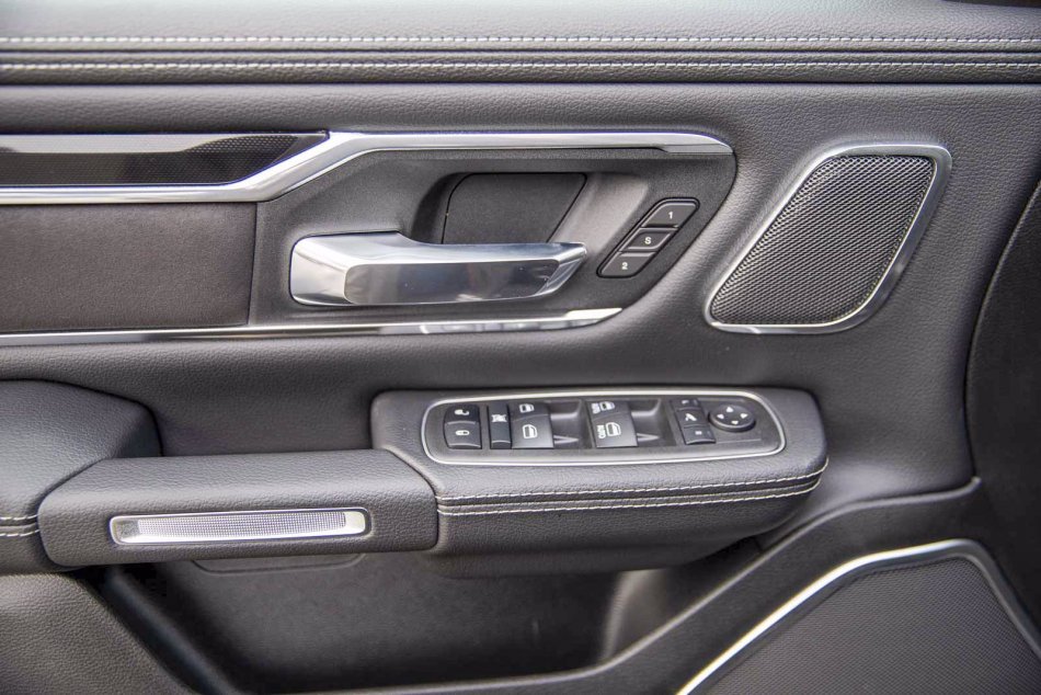 RAM 1500 Laramie 1C6SRFJT7NN141448 94091