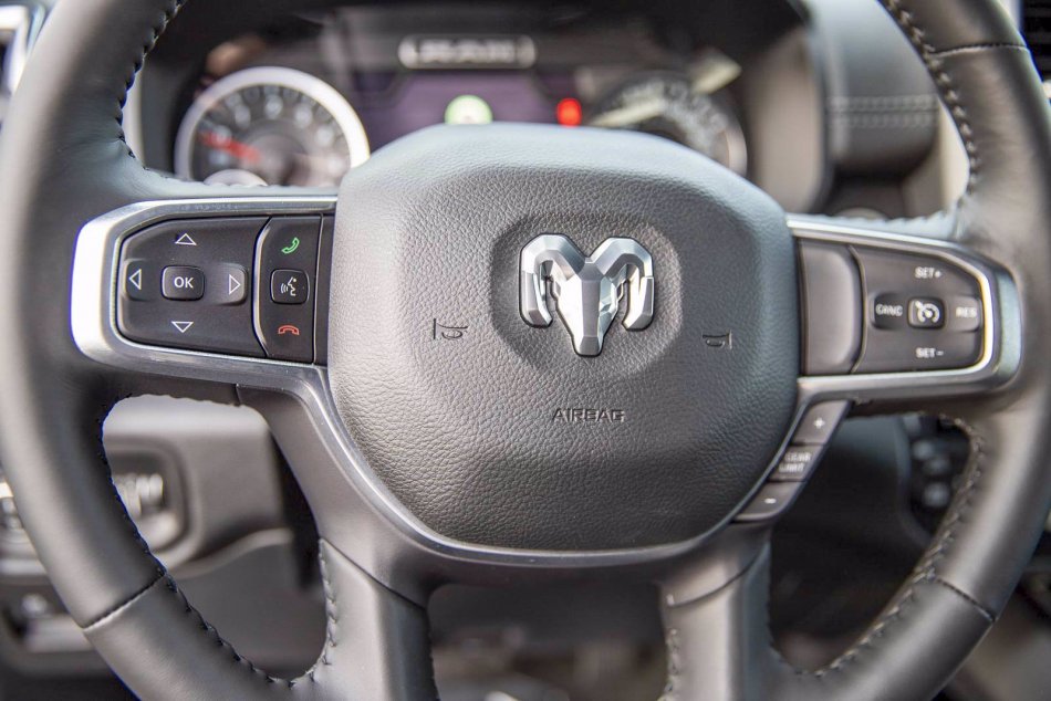 RAM 1500 Laramie 1C6SRFJT7NN141448 94092