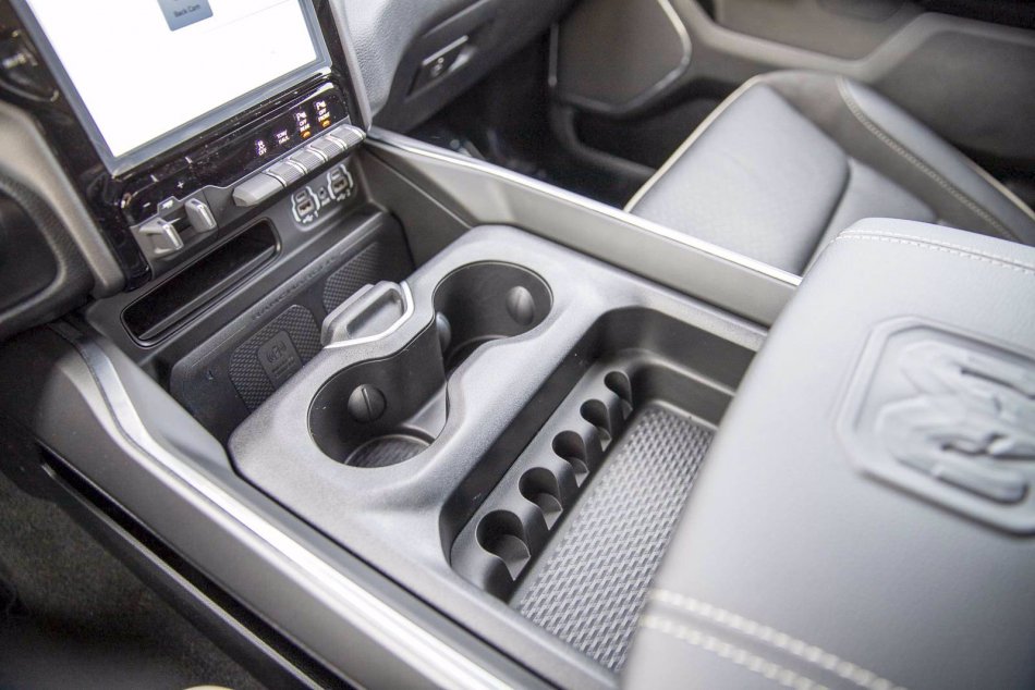 RAM 1500 Laramie 1C6SRFJT7NN141448 94097