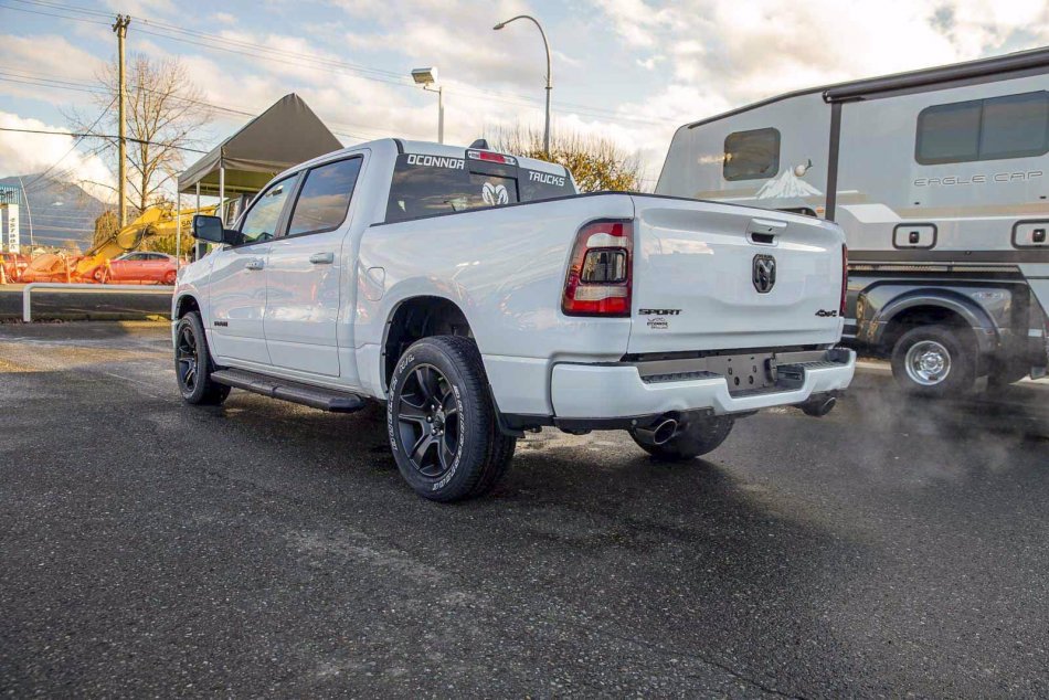 RAM 1500 Sport 1C6SRFVT5NN196328 96493