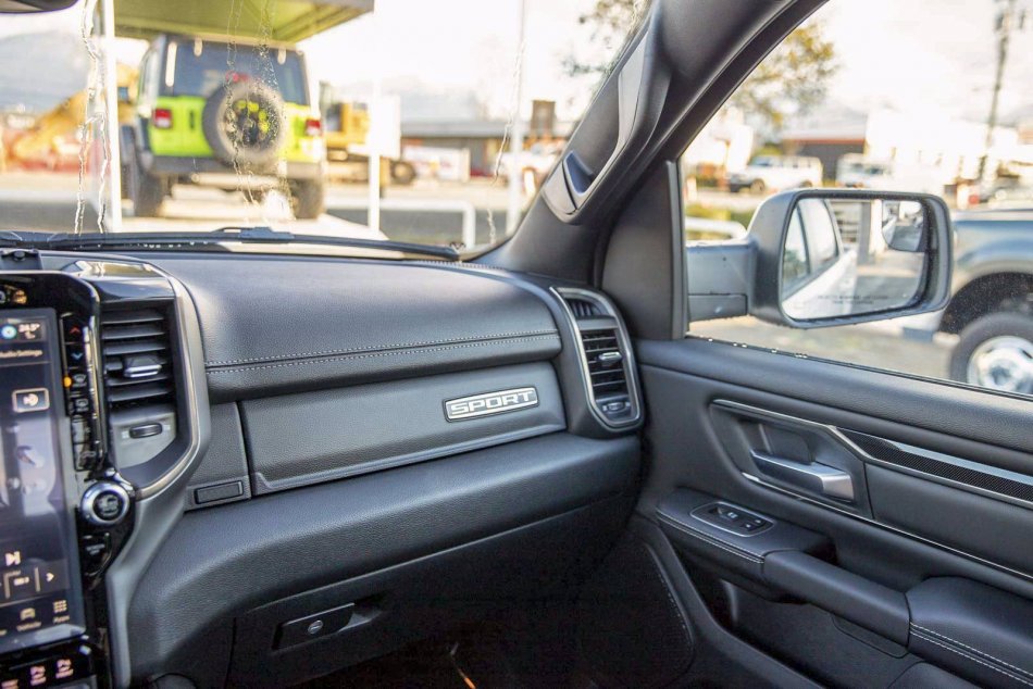 RAM 1500 Sport 1C6SRFVT5NN196328 96504