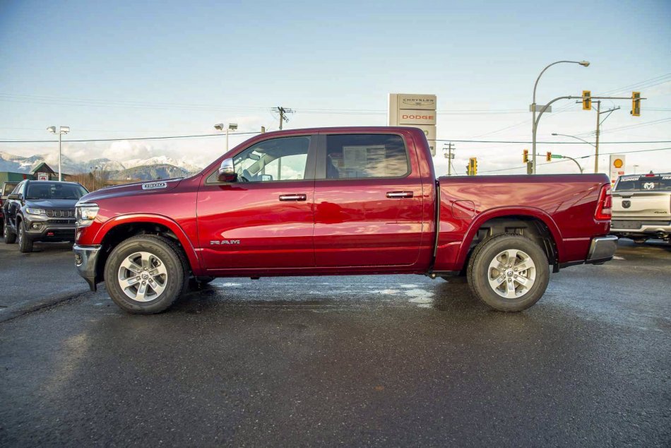 RAM 1500 Laramie 1C6SRFJT3NN212984 96435