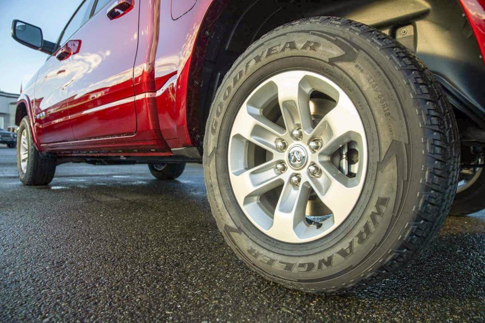 RAM 1500 Laramie 1C6SRFJT3NN212984 96441