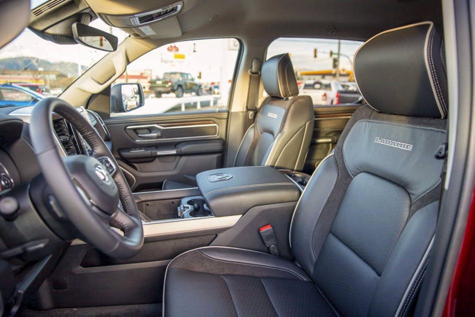 RAM 1500 Laramie 1C6SRFJT3NN212984 96443