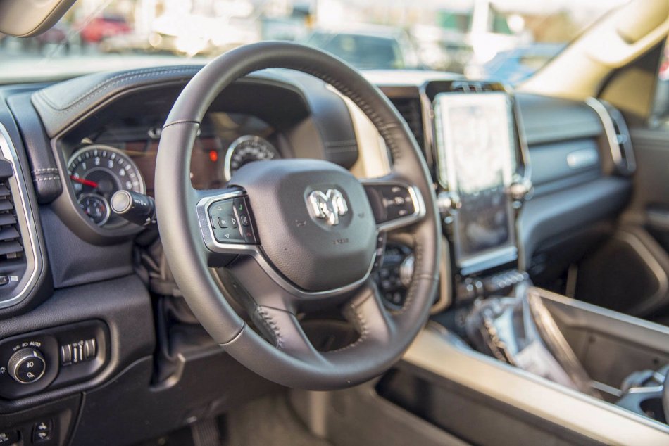 RAM 1500 Laramie 1C6SRFJT3NN212984 96444