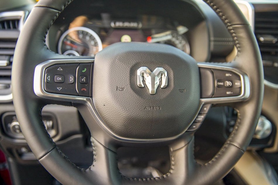 RAM 1500 Laramie 1C6SRFJT3NN212984 96450