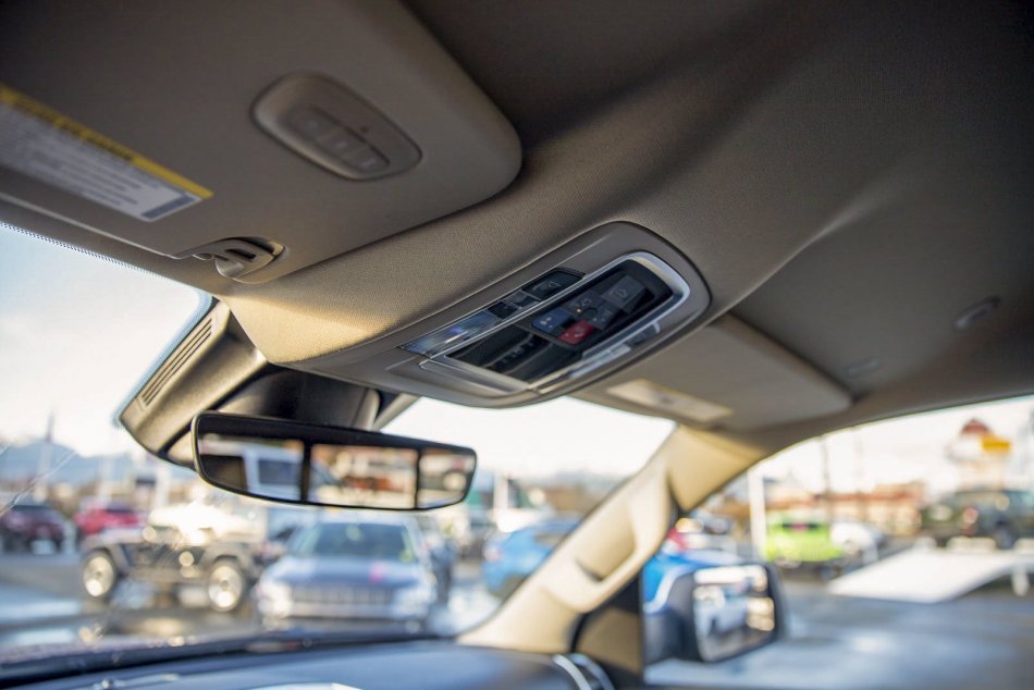 RAM 1500 Laramie 1C6SRFJT3NN212984 96454