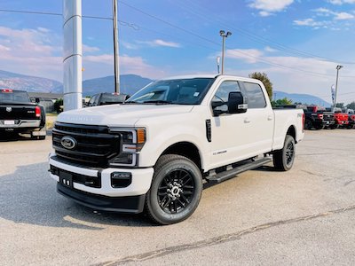 <a href="https://clients.webstager.com/skahaford.com/inventory/#/?&orderBy=5&asc=1&t=0&filter=[New%2C%2C%2C2022%2C%2C%2C%2C2022%2C%2C%2C%2C%2C%2C%2C%2C%2C%2C%2C%2C%2C%2C]"><img src="images/upload/2021_September/Easy_Deal/photo-of-2022-ford-super-duty-exterior-features-penticton-bc.jpeg"alt="A white 2022 F-350 with a Power Stroke diesel 6.7L V8 parked on Skaha Ford's lot in Penticton, BC"/></a>