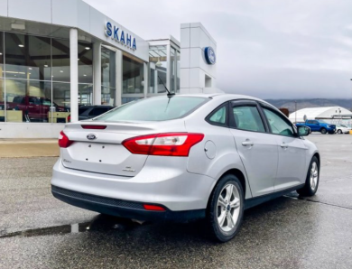 <a href="https://clients.webstager.com/skahaford.com/inventory/details/900/used-2013-ford-focus-se-1FADP3F25DL140014"><img src="/images/upload/2021_September/skaha_ford_focus_safety.png"alt="A 2013 Ford Focus parked outside of the Skaha Ford showroom"/></a>