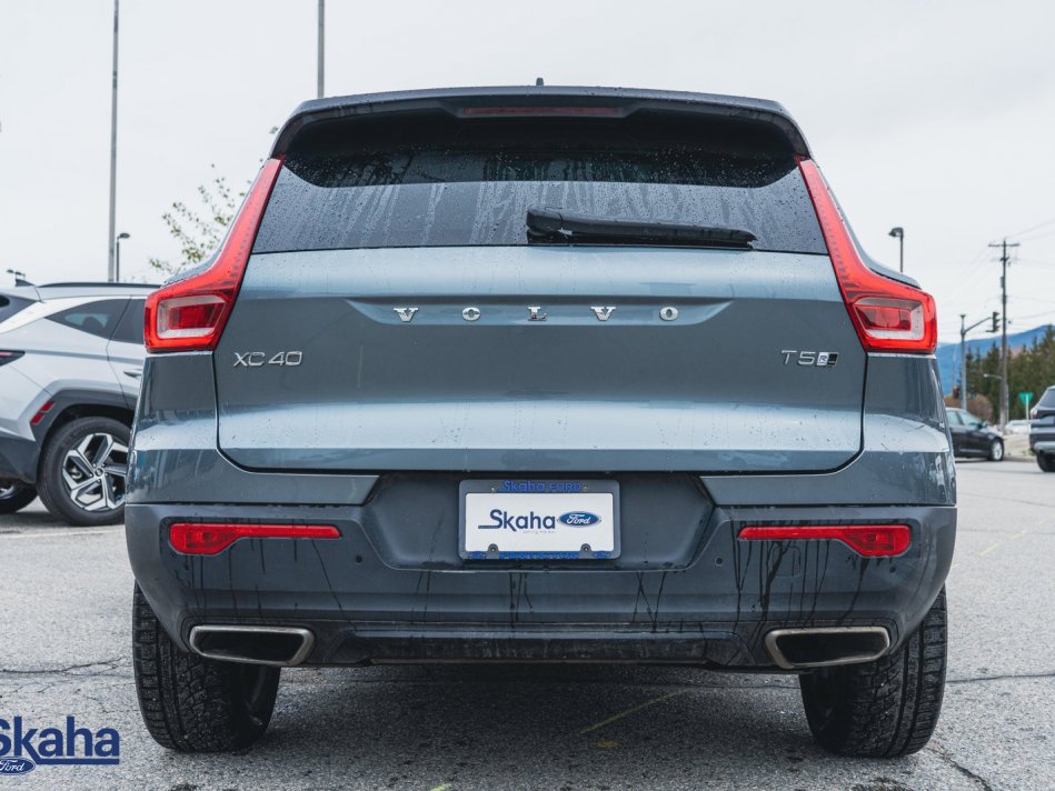 VOLVO XC40 T5 AWD R-Design | LOW KILOMETERS, AIR CONDITIONED, ONE OWNER, NO DAMAGES YV4162UM2K2060202 22124