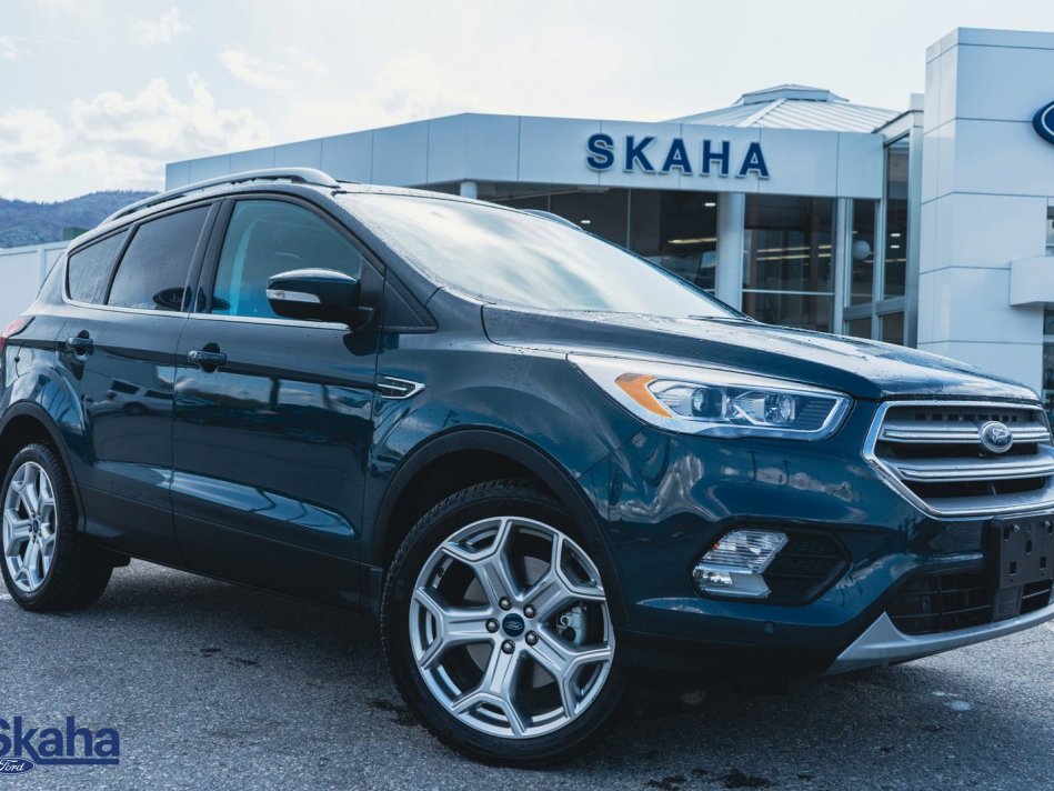 FORD Escape Titanium 4WD | Leather Seats, Air Conditioning, Apple Car play Android Auto 1FMCU9J90KUA83262 22253