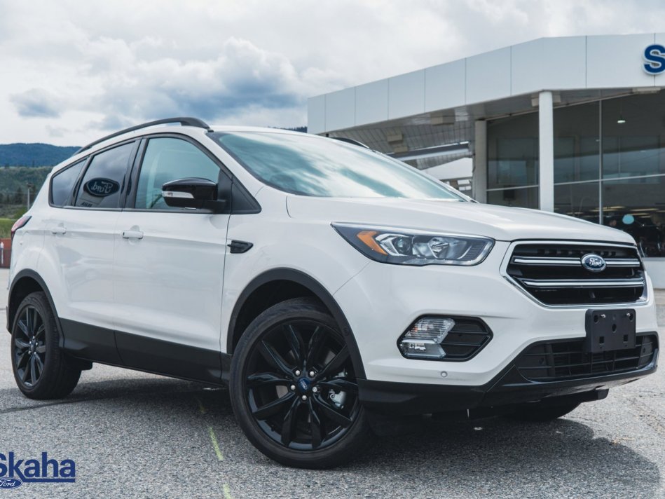 FORD Escape Titanium 4WD | Leather Seats, Air Conditioning, Apple Car play Android Auto 1FMCU9J98KUB35978 22274