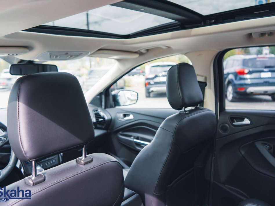 FORD Escape Titanium 4WD | Leather Seats, Air Conditioning, Apple Car play Android Auto 1FMCU9J98KUB35978 22279