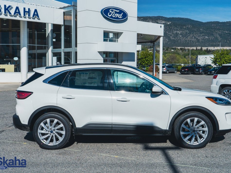 FORD Escape Titanium 1FMCU9J9XNUA73116 22411