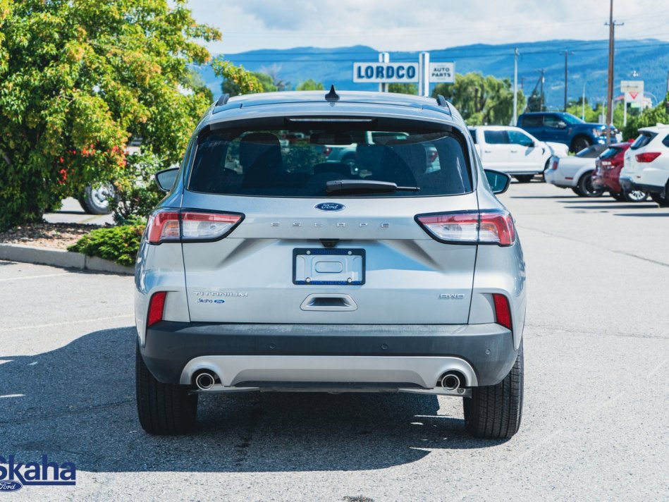 FORD Escape Titanium 1FMCU9J90NUA73190 22901