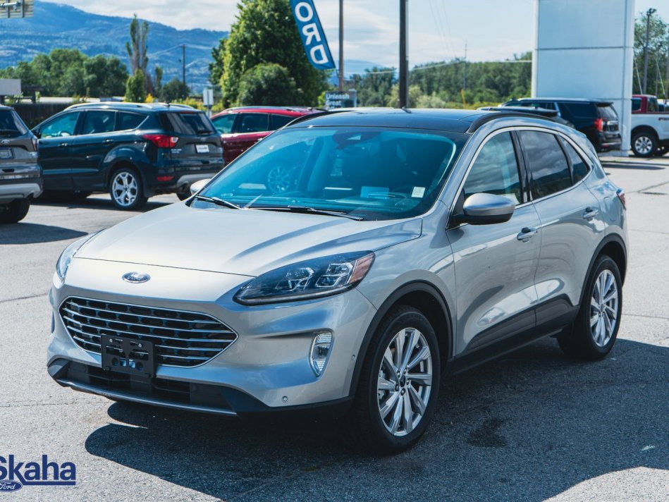 FORD Escape Titanium 1FMCU9J90NUA73190 22904