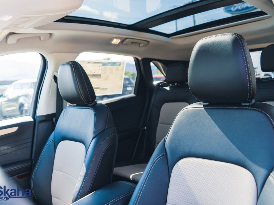 FORD Escape Titanium 1FMCU9J90NUA73190 22906