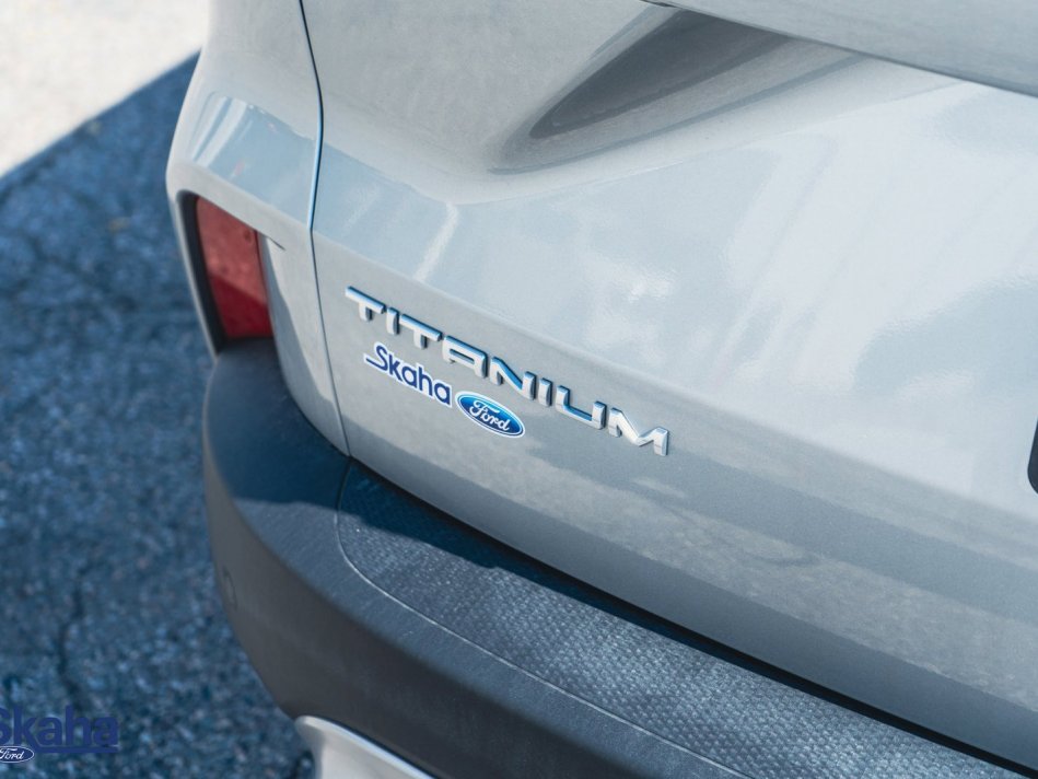 FORD Escape Titanium 1FMCU9J90NUA73190 22908