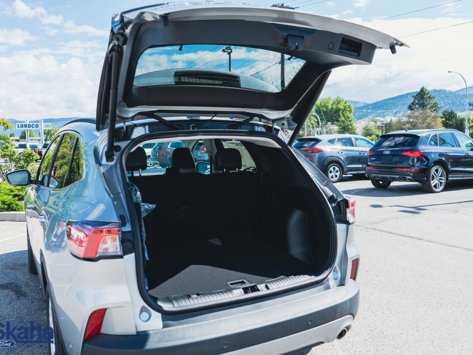 FORD Escape Titanium 1FMCU9J90NUA73190 22909