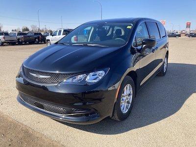 2022 Chrysler Grand Caravan SXT Ensures Safety in Smoky Lake