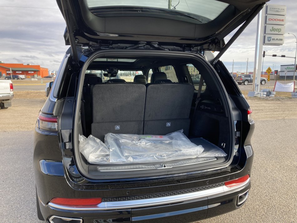 JEEP All-New Grand Cherokee L Summit 1C4RJKEG7M8184852 68810