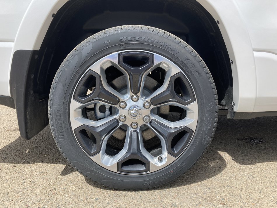 RAM 1500 Limited 1C6SRFHT0NN213368 77500