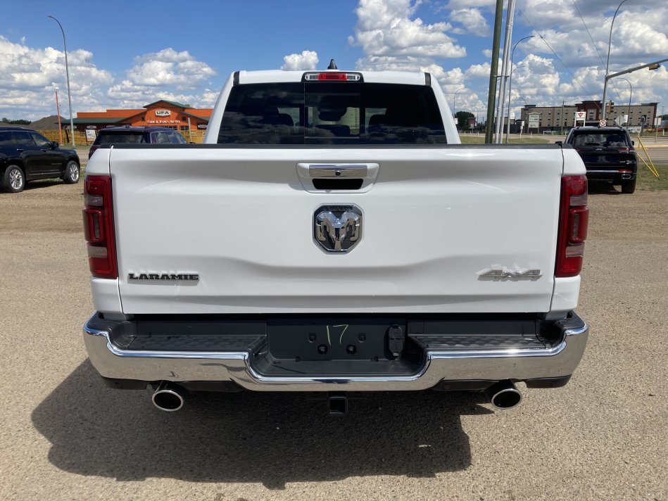 RAM 1500 Laramie 1C6SRFJT4NN213366 78695