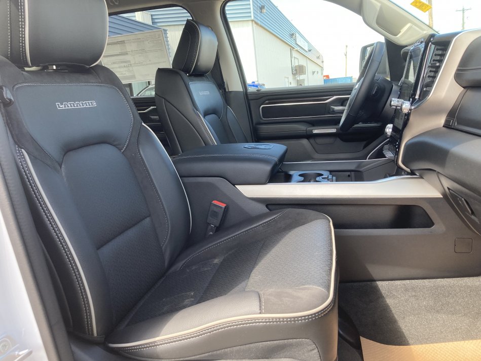 RAM 1500 Laramie 1C6SRFJT4NN213366 78702