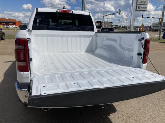 2022 RAM 1500 Laramie - Image 6