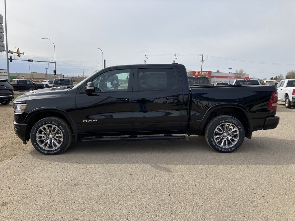 RAM 1500 Laramie 1C6SRFJT0NN188725 76144