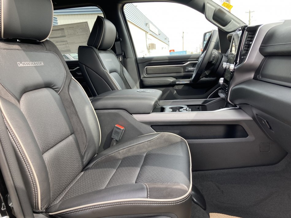 RAM 1500 Laramie 1C6SRFJT0NN188725 76148