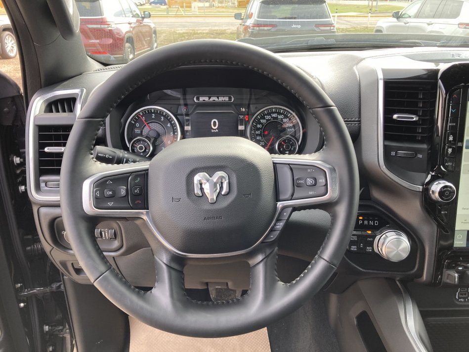 RAM 1500 Laramie 1C6SRFJT0NN188725 76151